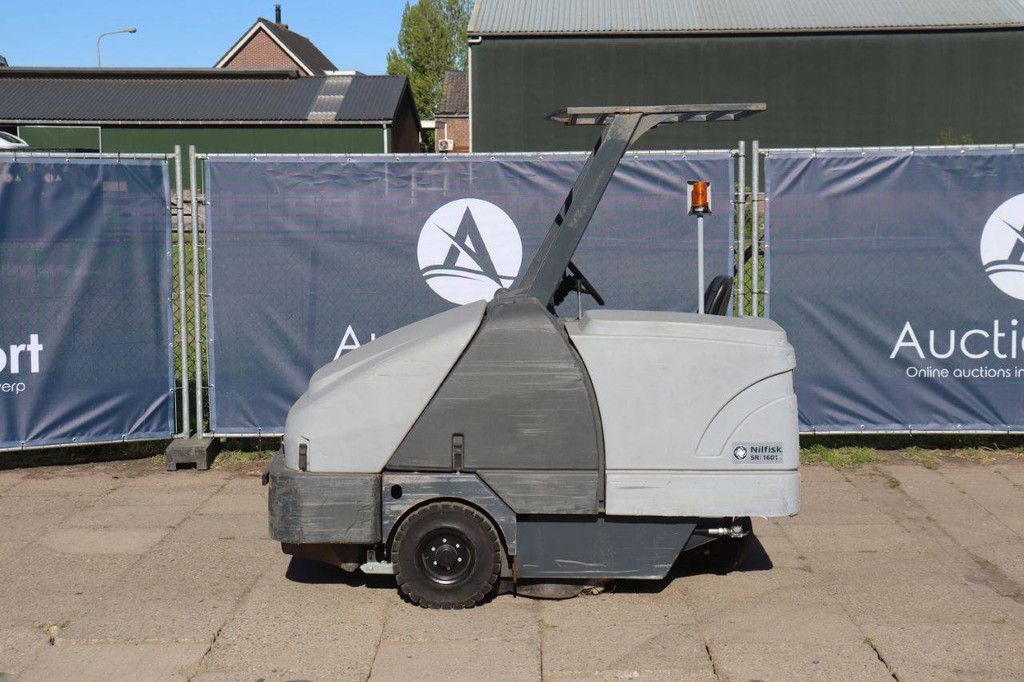 Nilfisk SR 1601 Electric Sweeper