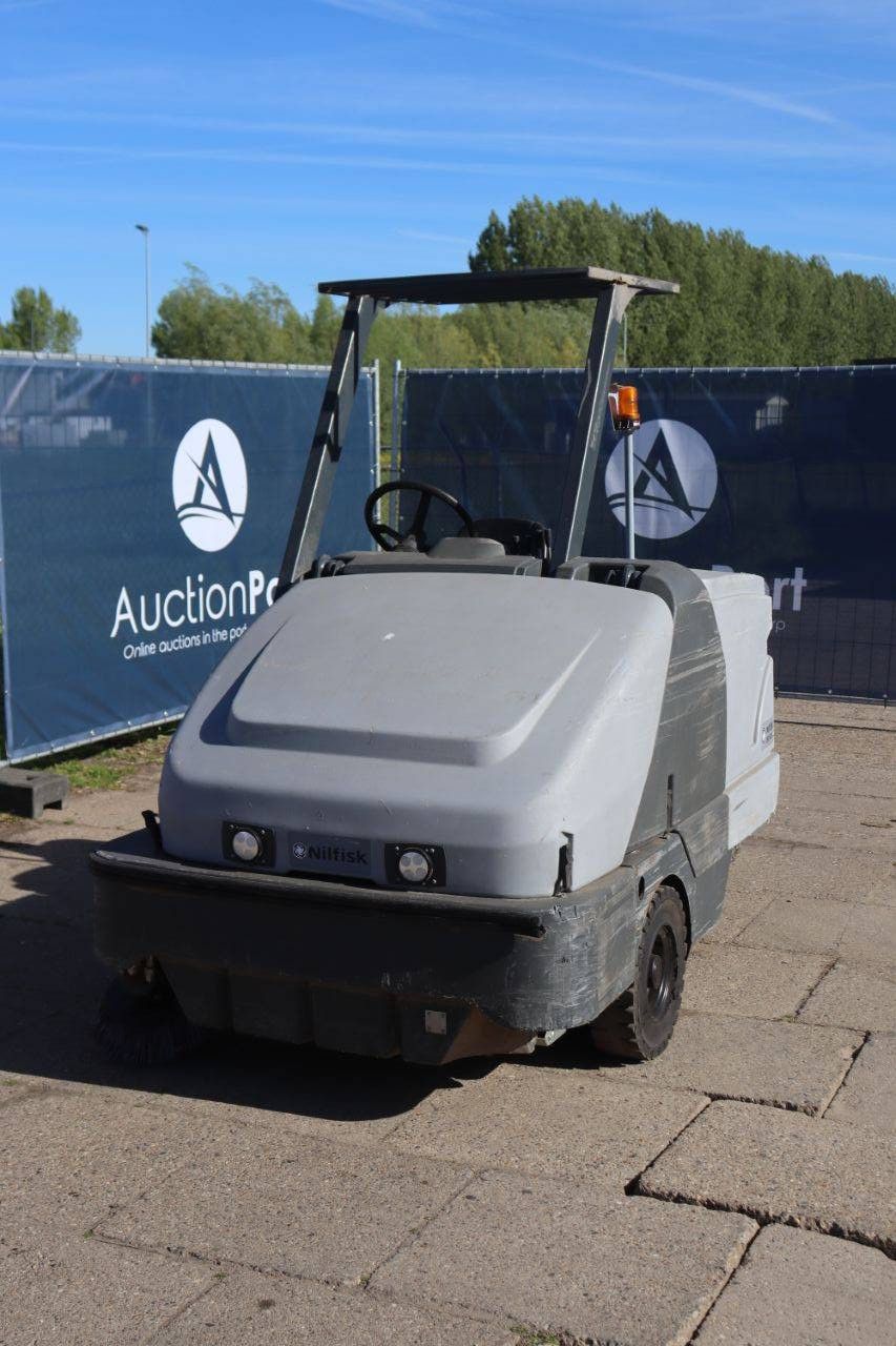 Nilfisk SR 1601 Electric Sweeper