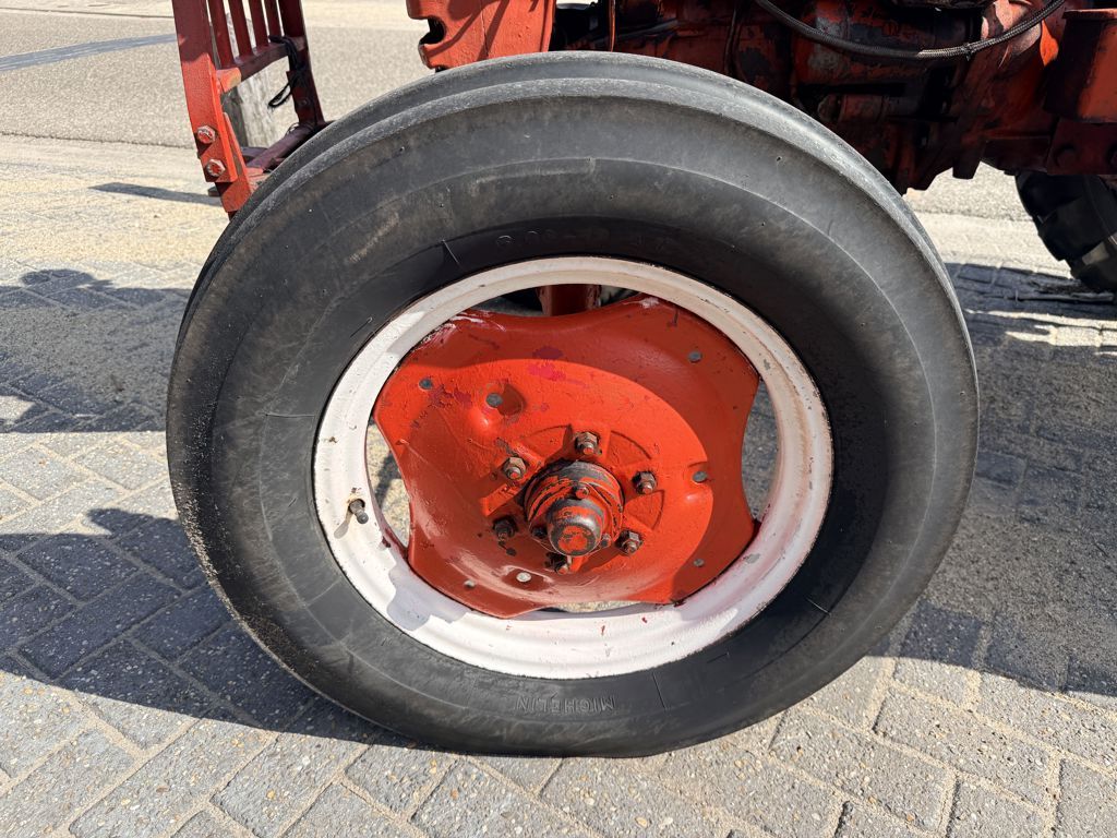 Mc Cormick 434 Tractor