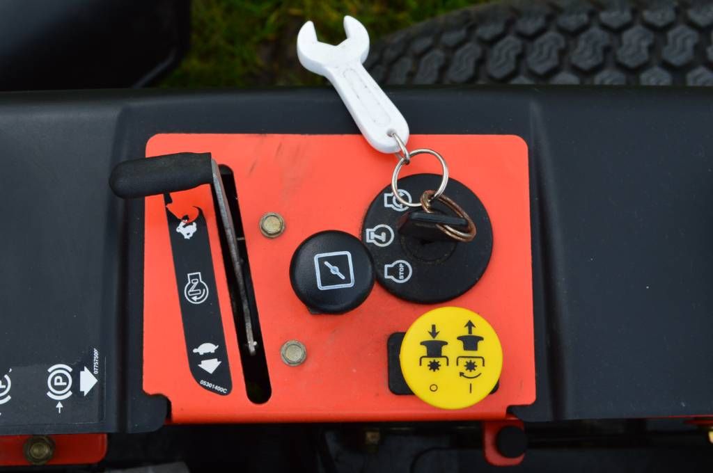 Ariens Zoom 42 zero-turn zitmaaier