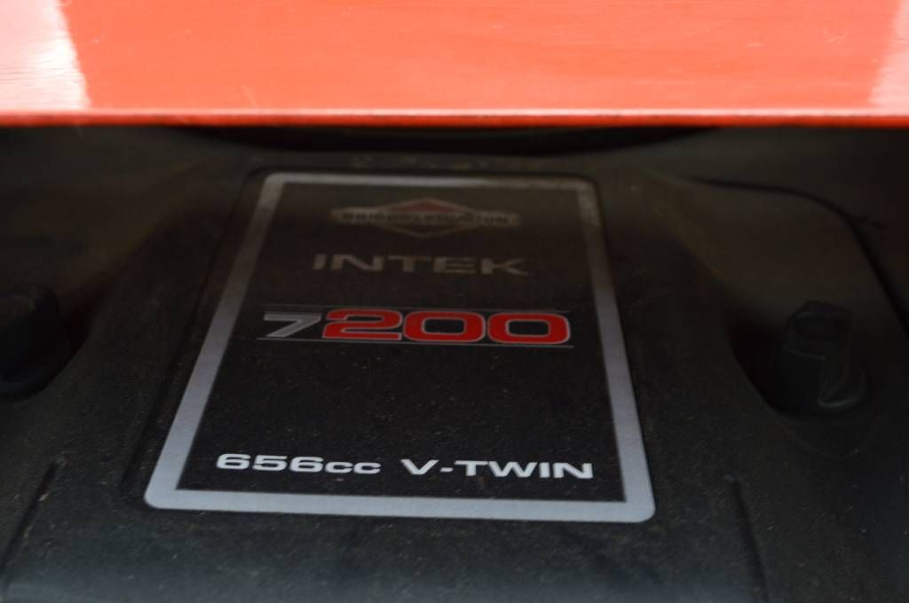 Ariens Zoom 42 zero-turn zitmaaier
