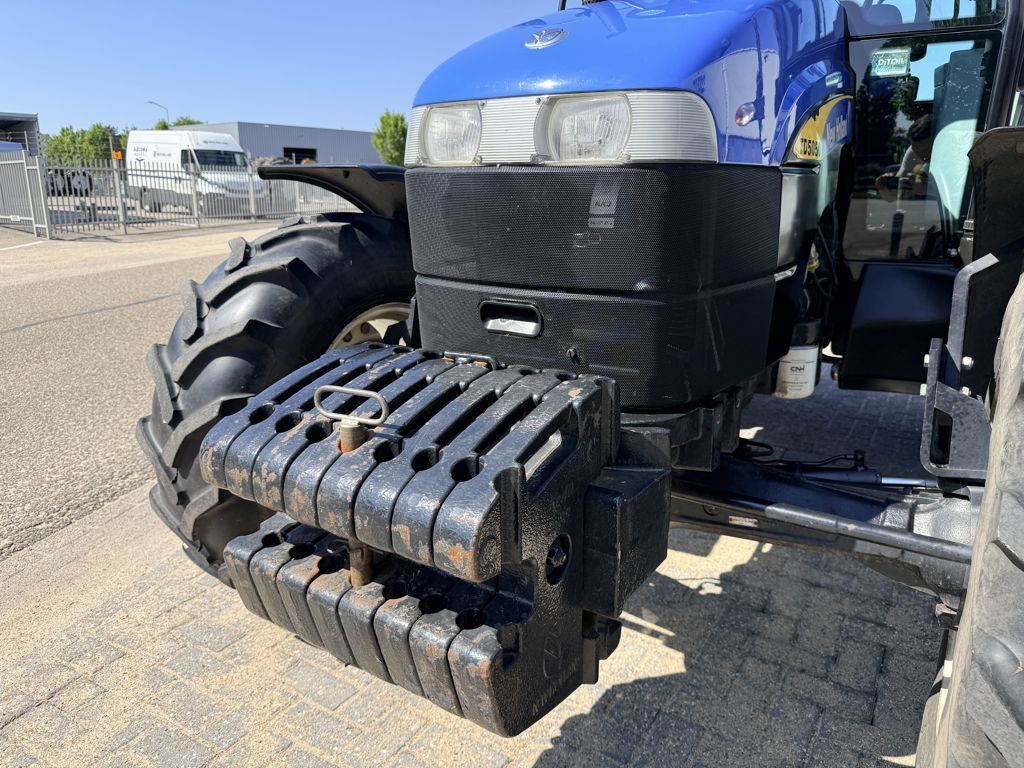 New Holland TD5050 4WD Tractor
