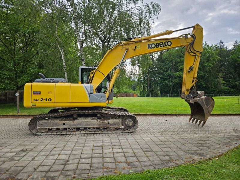 New Holland E 215 B