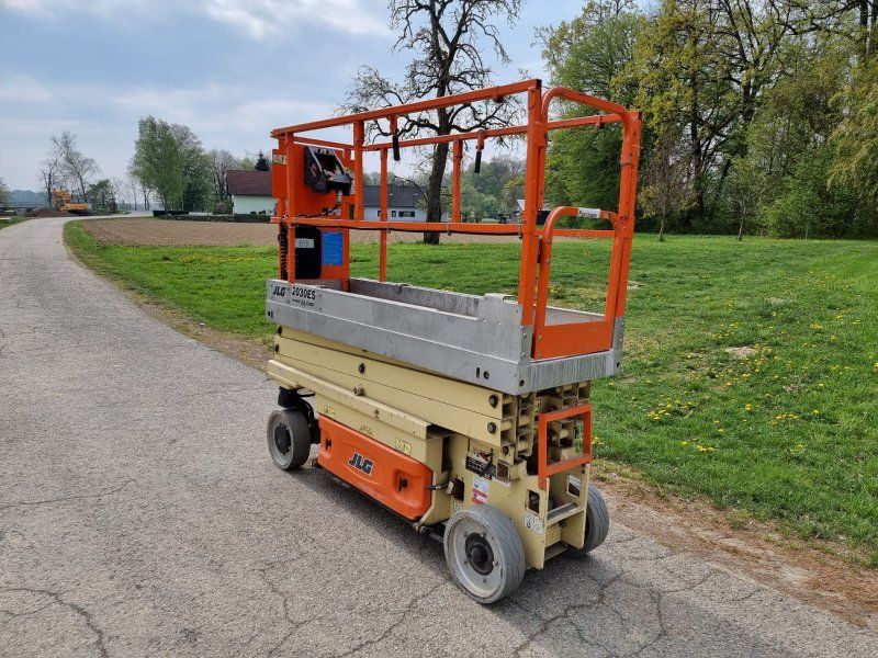 JLG 2030 ES