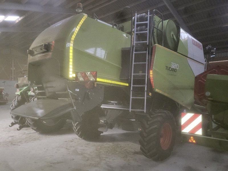 Claas TUCANO 320 MIT V560 + TW