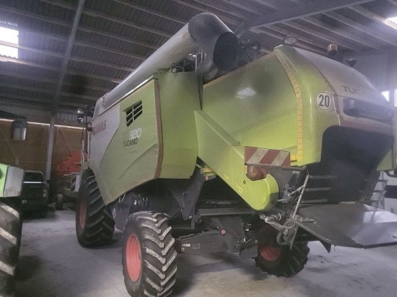 Claas TUCANO 320 MIT V560 + TW