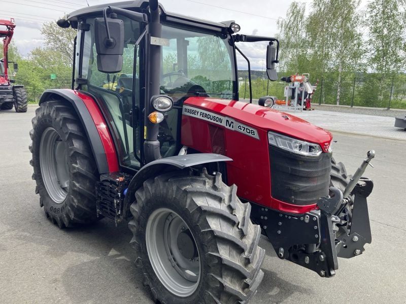 Massey Ferguson GEBR. 4708 M ESSENTIAL