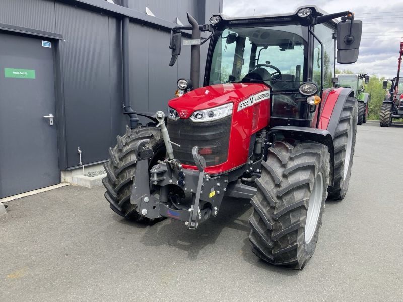 Massey Ferguson GEBR. 4708 M ESSENTIAL