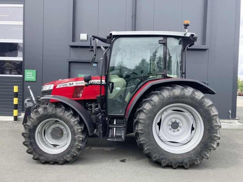 Massey Ferguson GEBR. 4708 M ESSENTIAL