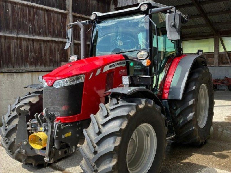Massey Ferguson 5711