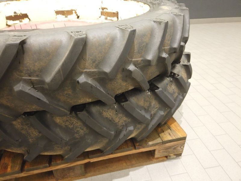 BKT AGRIMAX 270/95R44