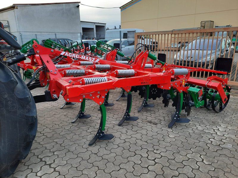 Agro-Masz Runner 30 + Federstempelwalze 600 + hydr. Randscheiben