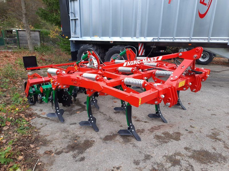 Agro-Masz Runner 30 + Federstempelwalze 600 + hydr. Randscheiben