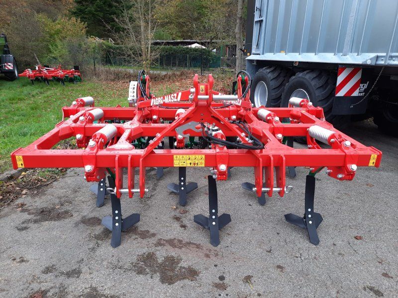 Agro-Masz Runner 30 + Federstempelwalze 600 + hydr. Randscheiben