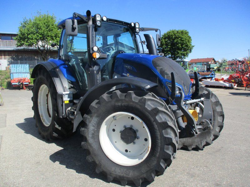 Valtra N154e V