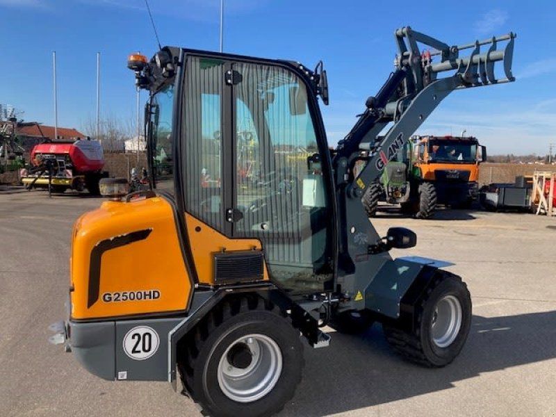 Giant G2500 HD