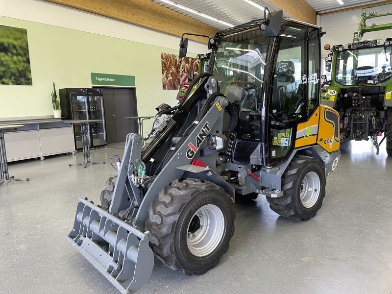 Giant G2700E