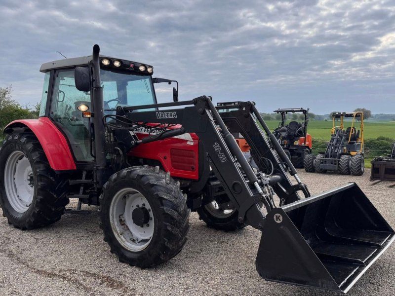 Massey Ferguson 5470 DYNA 4 med frontlæsser