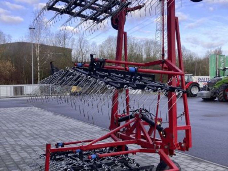 POM ACKERSTRIEL 9M