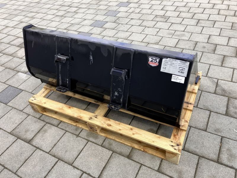 Giant ERDBAUSCHAUFEL 120 CM 23