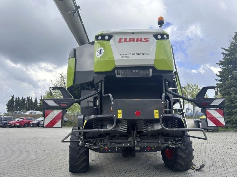 Claas TRION 750