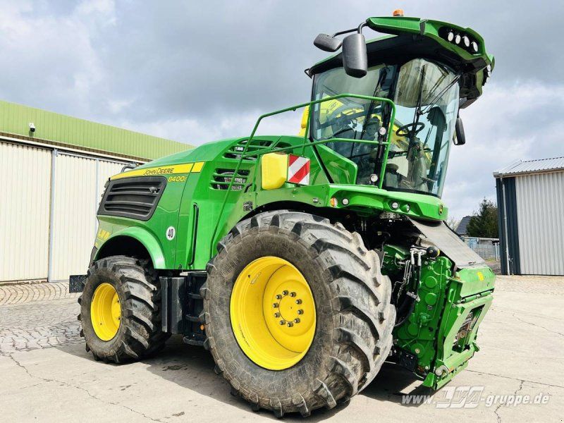 John Deere 8300