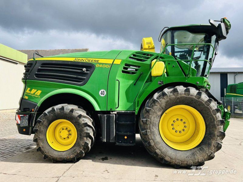 John Deere 8300