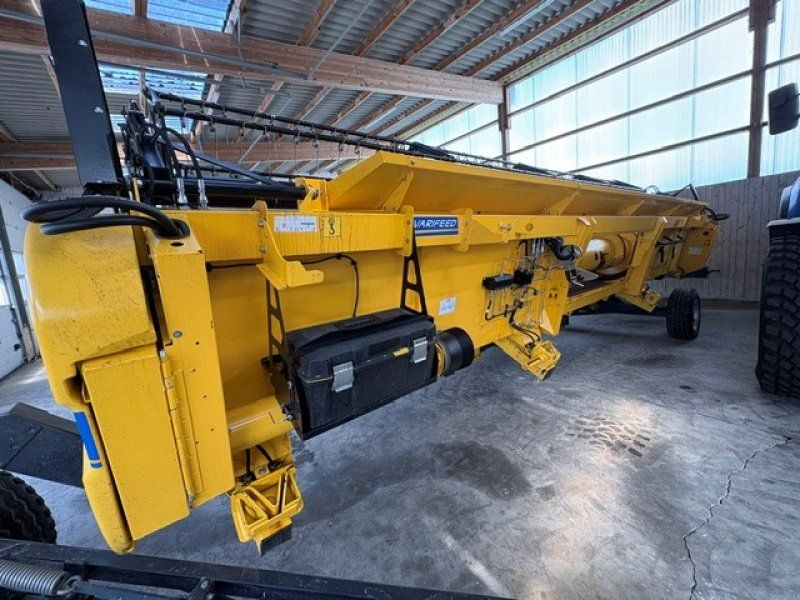 New Holland 760 CG VARIFEED