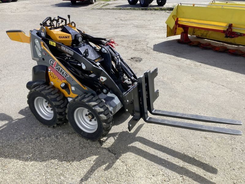 Giant GS900