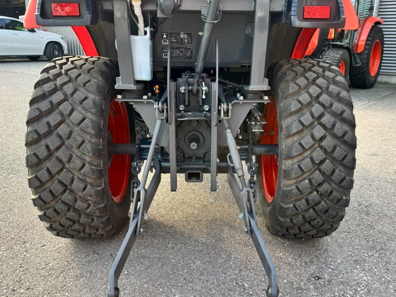 Kubota B2261