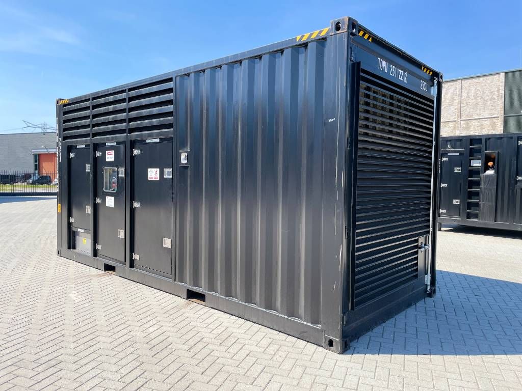 Cummins KTA38-G5 - 1100 kVA Generator 50/60Hz - DPX-18813