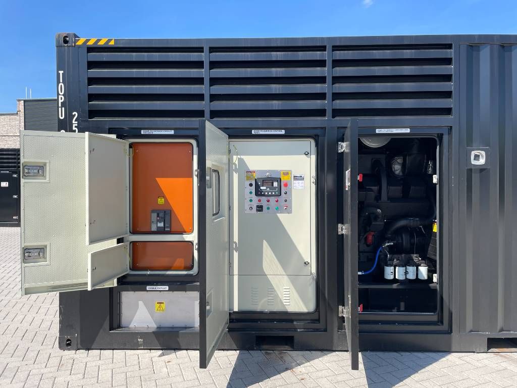 Cummins KTA38-G5 - 1100 kVA Generator 50/60Hz - DPX-18813