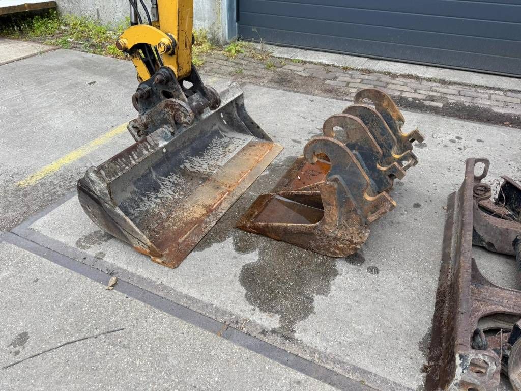 CAT 301.8