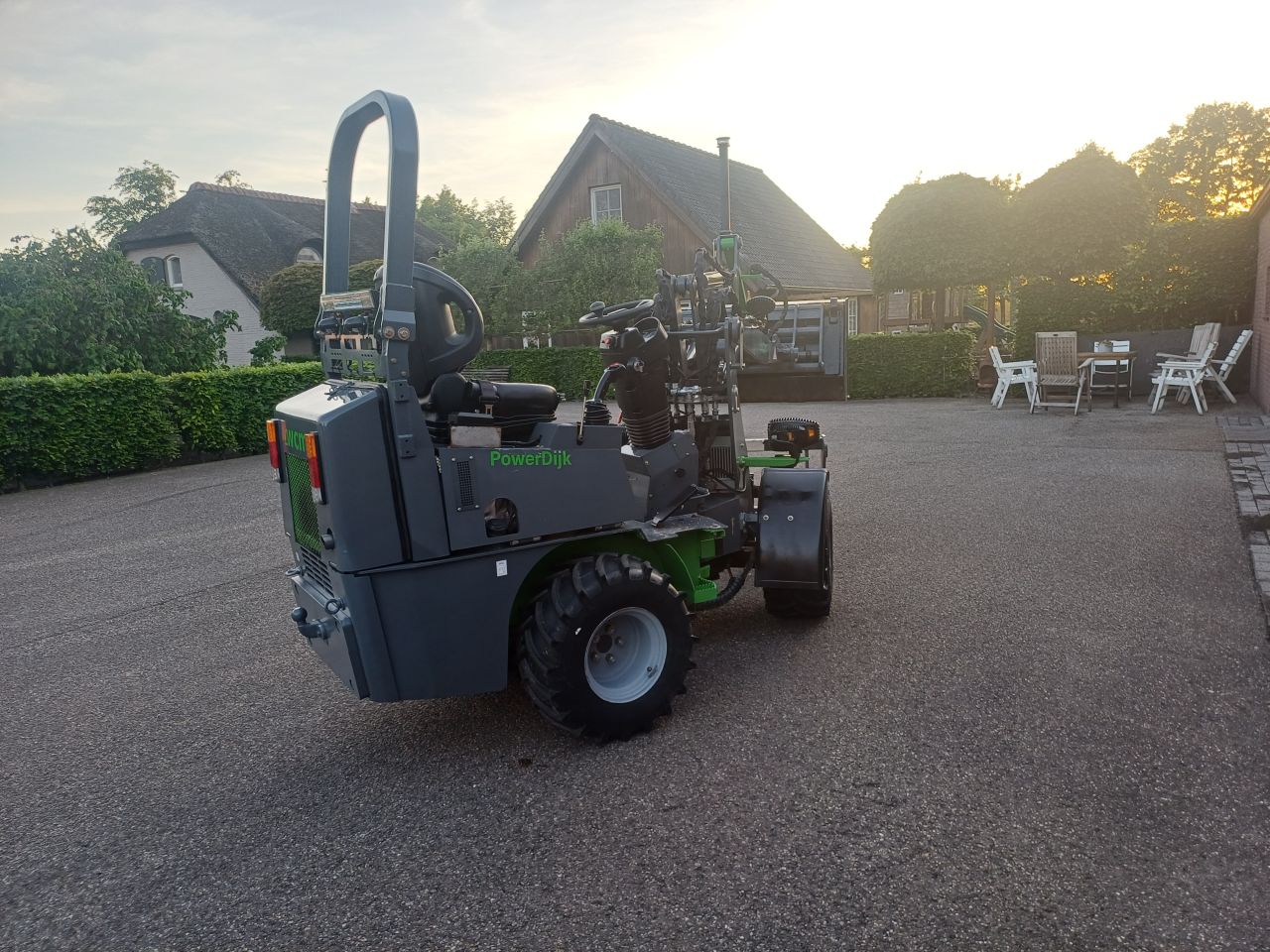 WCM 1460 minishovel Kubota
