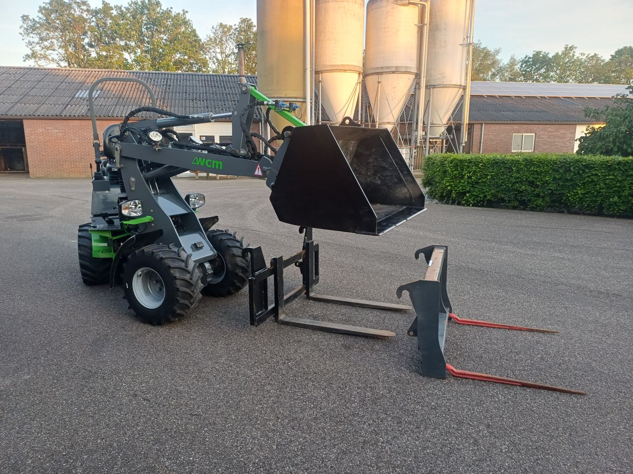 WCM 1460 minishovel Kubota