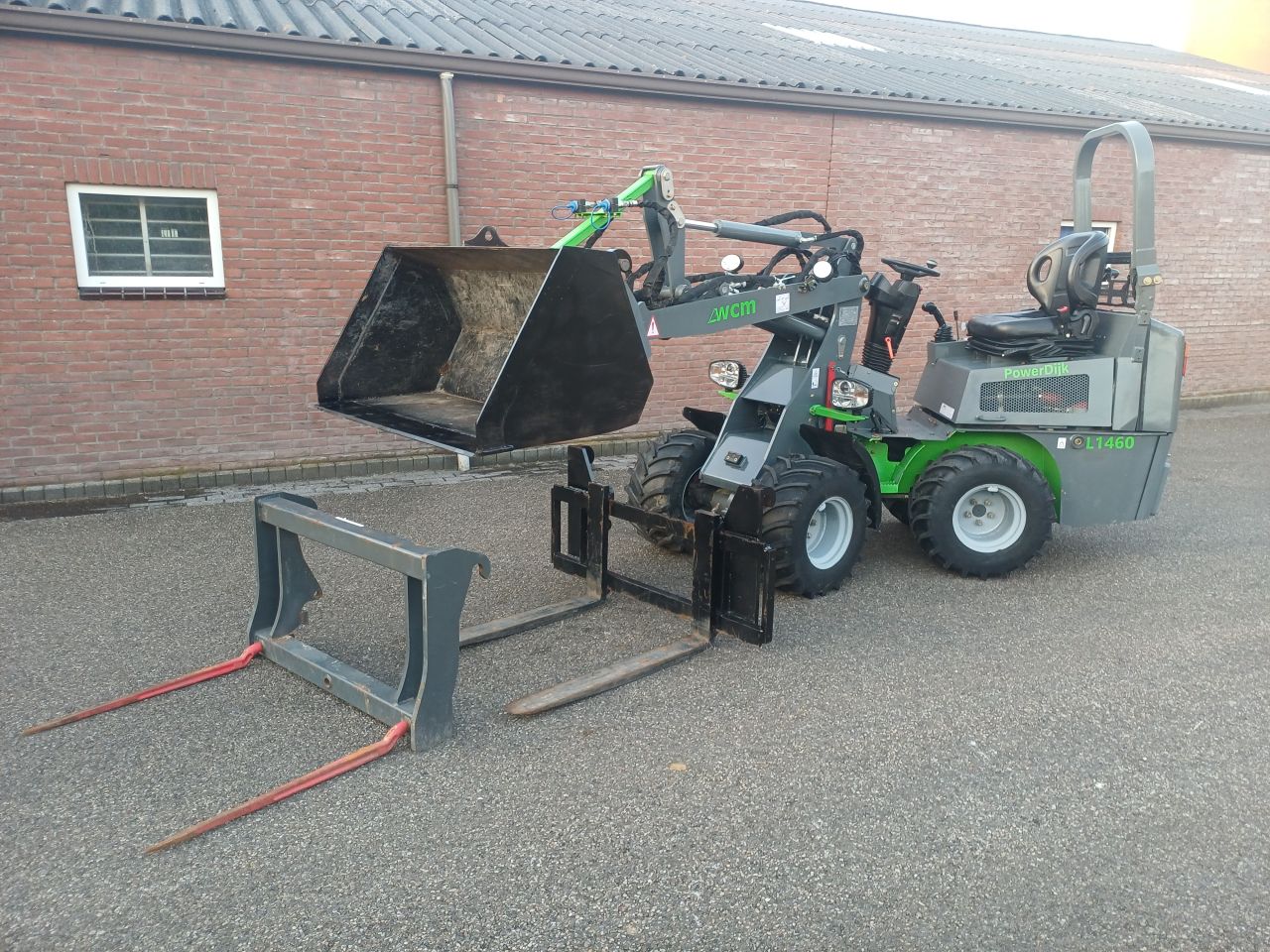 WCM 1460 minishovel Kubota