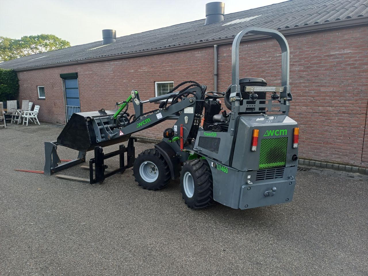 WCM 1460 minishovel Kubota