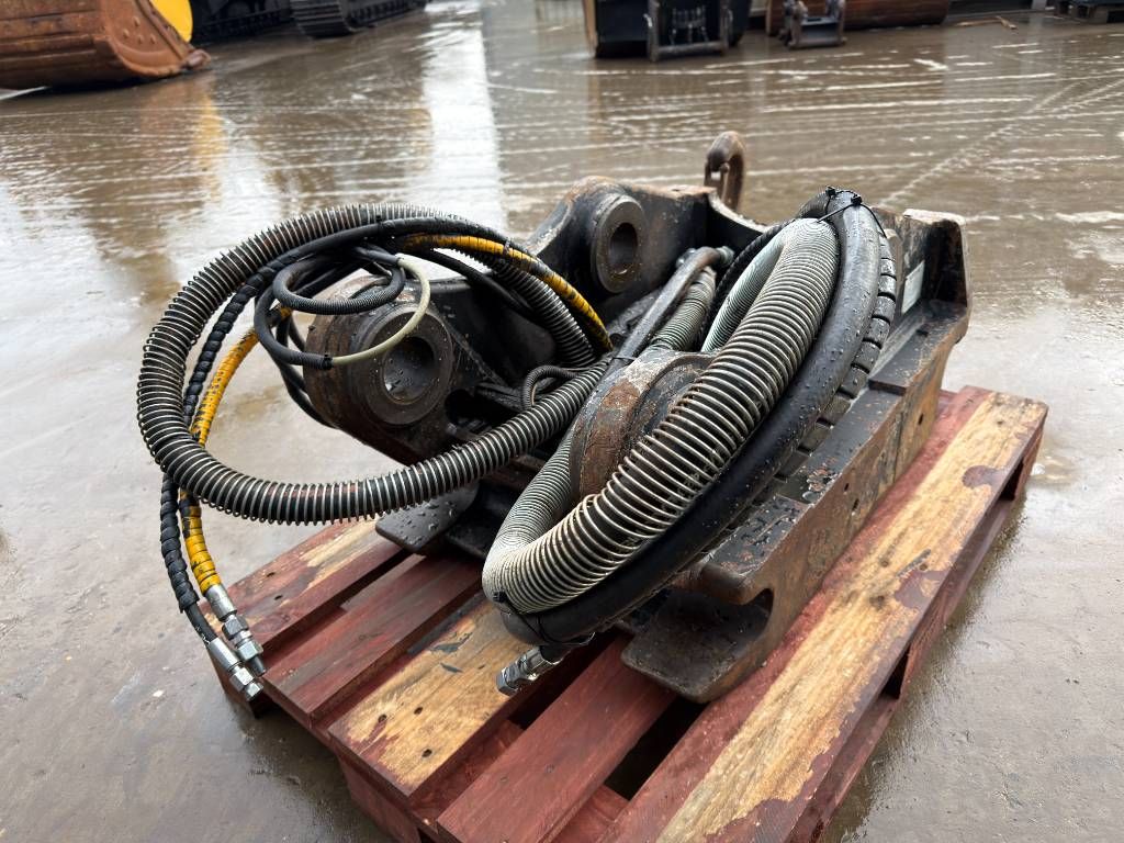 OilQuick OQ80 - M318D / M320F / M322D / 320D / 320E / 323D