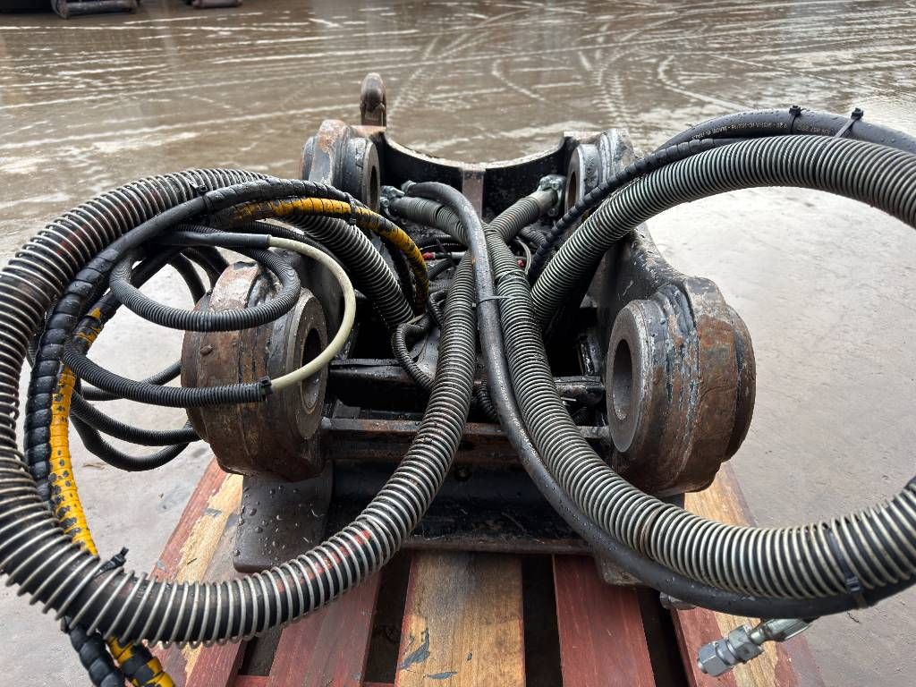 OilQuick OQ80 - M318D / M320F / M322D / 320D / 320E / 323D