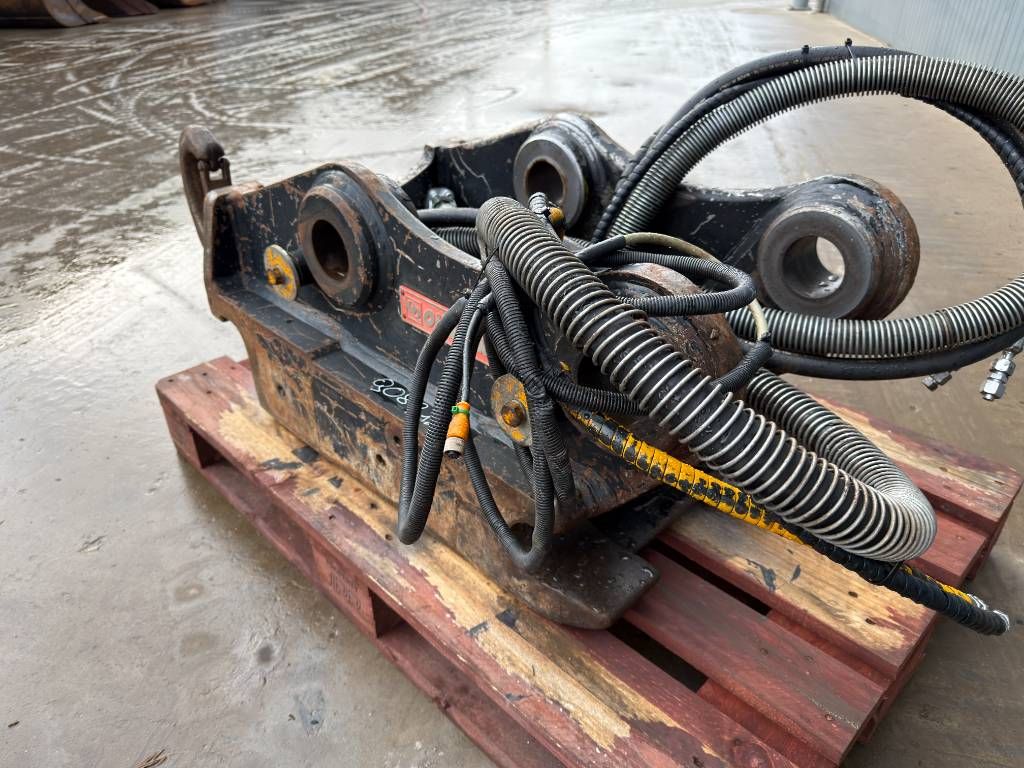 OilQuick OQ80 - M318D / M320F / M322D / 320D / 320E / 323D