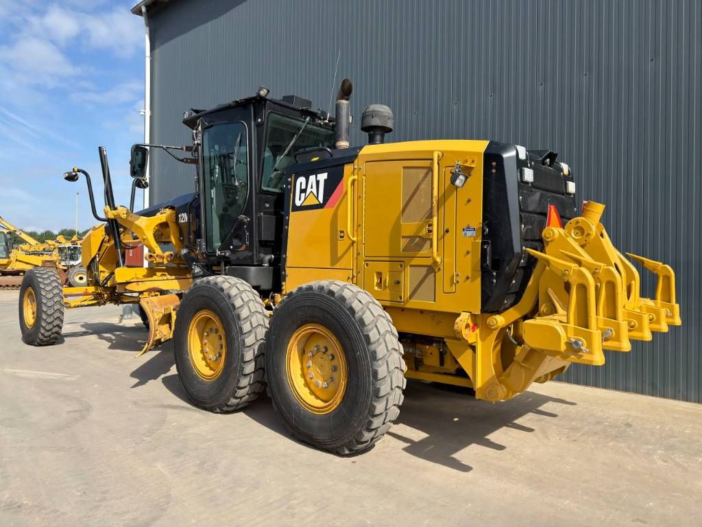 CAT 12M3
