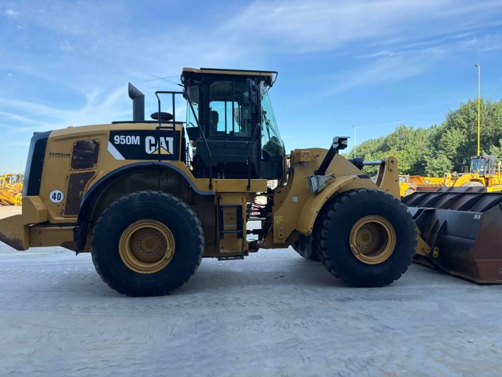 CAT 950M
