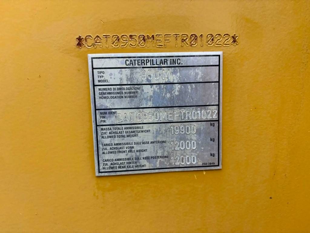 CAT 950M