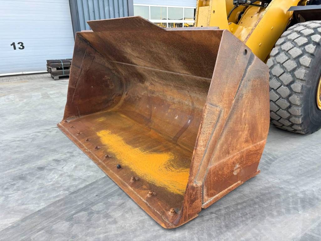CAT 950M