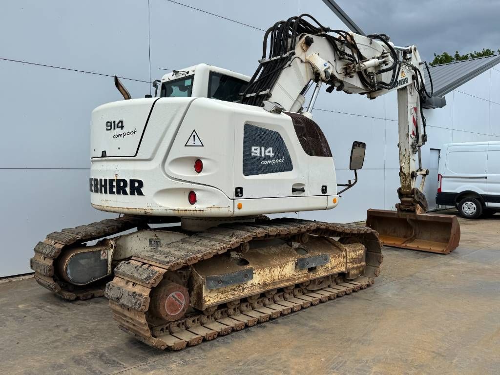 Liebherr R 914 Compact - 5 Buckets + Forks + Tooth / Triple