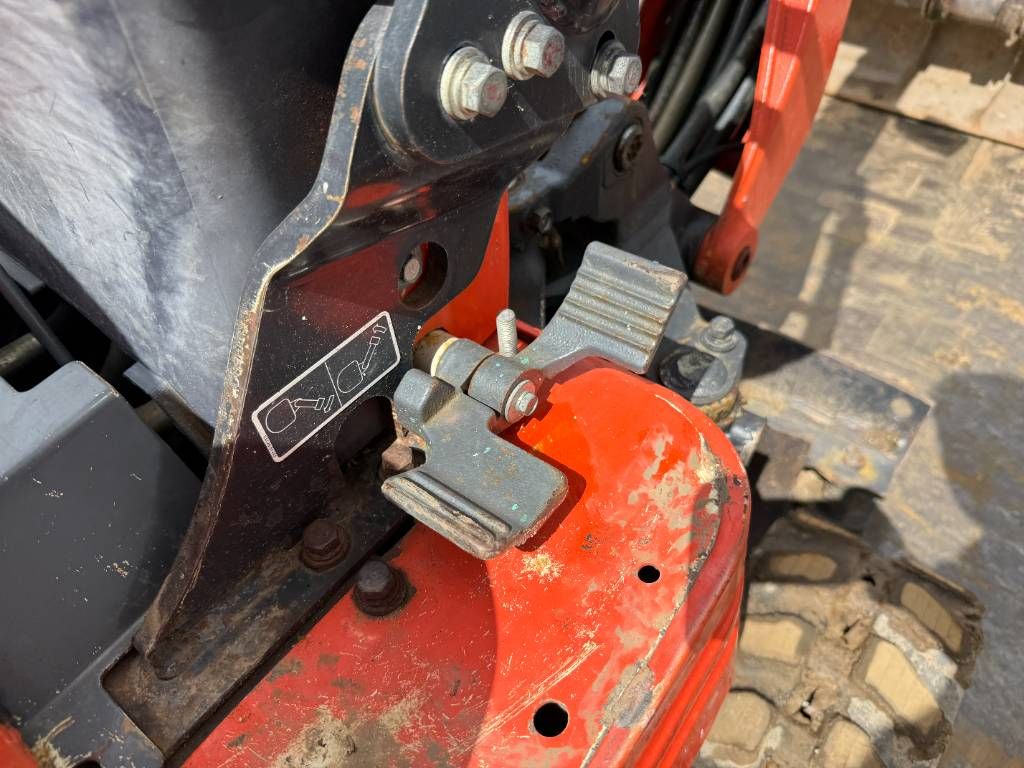 Kubota U10-G - Hydr. Undercarriage / Hammer Lines