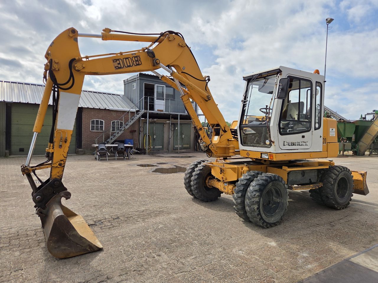Liebherr A308