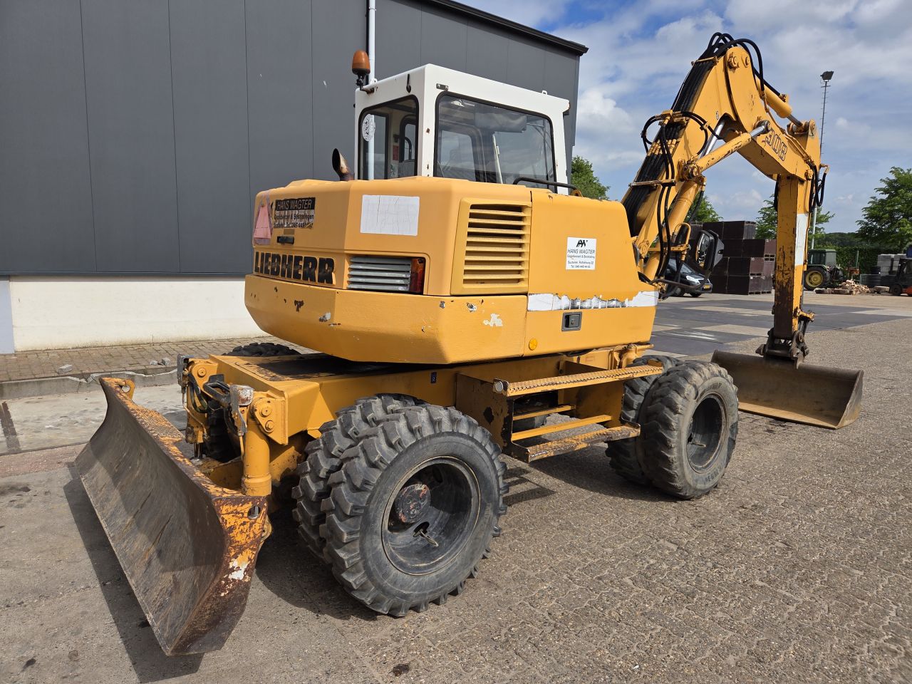 Liebherr A308