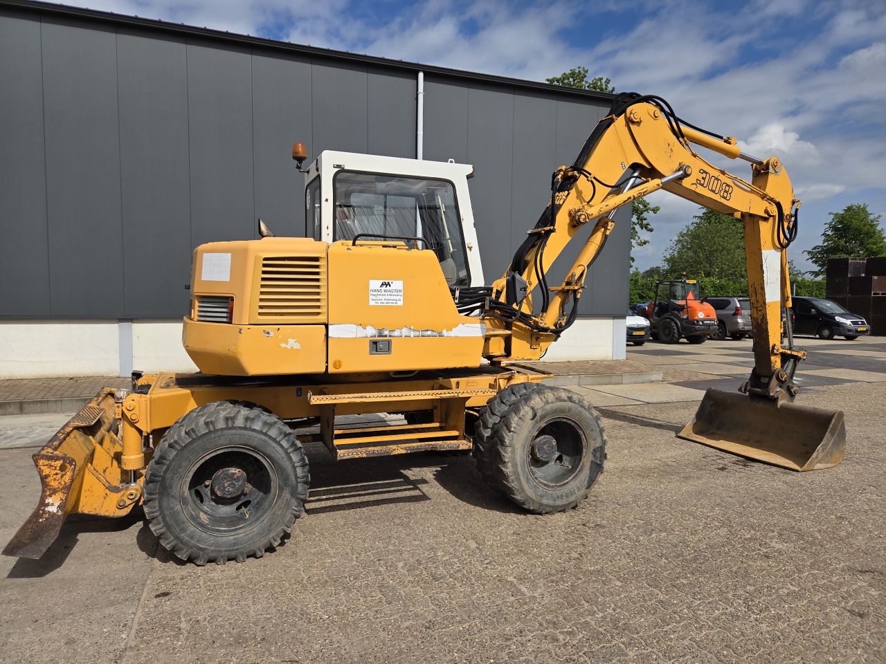 Liebherr A308