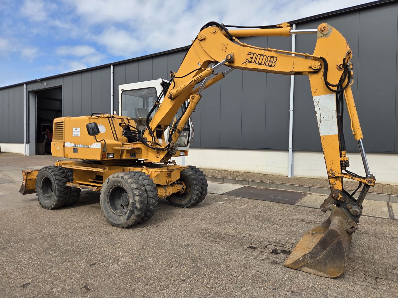 Liebherr A308